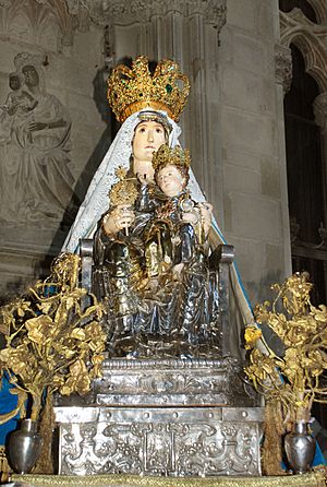 Archivo:Santa maria pamplona procesion