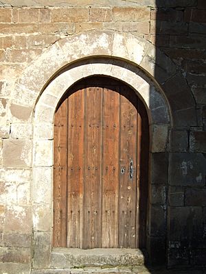 Archivo:Satué - Iglesia de San Andrés - Portal