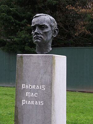 Archivo:Statue padraig pearse