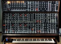 Archivo:Synthesizers.com Modular