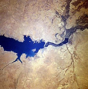 Archivo:Tabaqah assad