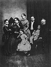Archivo:Tchaikovskys family in 1848 From left to right sitting Alexandra Andreevna Tchaikovska Alexandra Ippolit Ilya Petrovitch Tchai Family 2