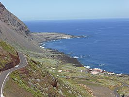 Vista general con el Pozo de la Salud, isla de El Hierro, Canarias.JPG