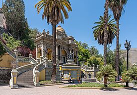 Vista lateral Cerro Santa Lucia.jpg