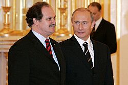 Vladimir Putin with Leopoldo Alfredo Bravo.jpg