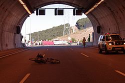 Archivo:15M Marcha por el túnel de Guadarrama 007