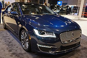 Archivo:2017 Lincoln MKZ