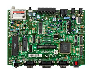 Archivo:Amstrad-GX4000-Motherboard-Flat-Top