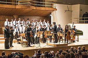 Archivo:Auditorio Nacional Gloria Camerata Antonio Soler.2012