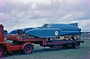 Archivo:Bluebird K7 in 1960 at Goodwood