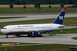 Archivo:Boeing 767-201-ER, US Airways AN1396405