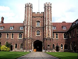 Cambridge Queens' Gatehouse.JPG