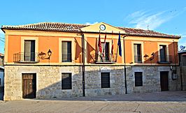 Casa consistorial de Villavendimio.jpg