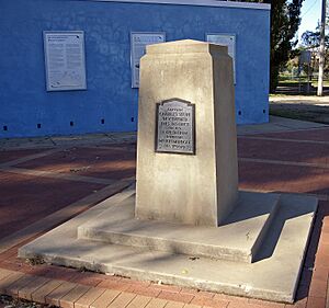Archivo:Charles Sturt Monument