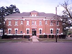 Covington County Courthouse, Collins, MS 2015.jpg
