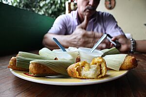 Archivo:Famosos tequeños de masa para cachapas en la entrada Naguanagua