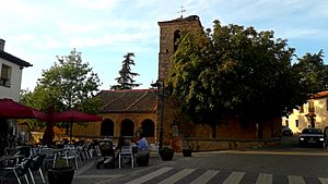 Archivo:Iglesia de la Inmaculada Concepción, Navas de Riofrío, Segovia