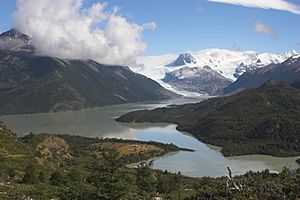Archivo:Lago Dickson