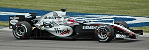 Archivo:Montoya (McLaren) qualifying at USGP 2005
