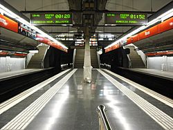 Archivo:Navas inside, Barcelona Metro