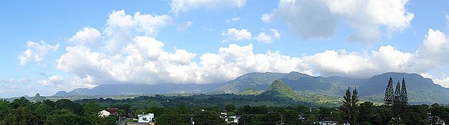 Archivo:Panorama Sierra Otontepec clean