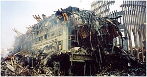 Archivo:Remains of WTC1 and WTC2 after 9-11