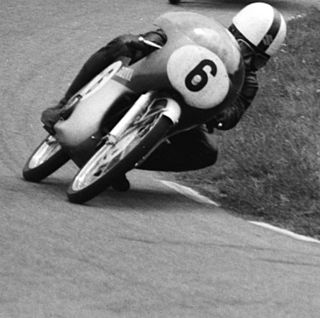TT te Assen De 50cc klasse Anderson, Itoh, Ichino, Degner, Bestanddeelnr 915-3146 uitsnede-Ichino.jpg