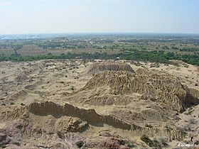 Archivo:The Valleys of Túcume (Peru)