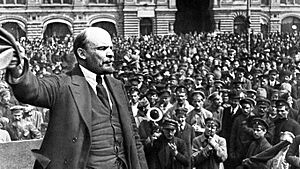 Archivo:Vladimir Lenin giving a speech