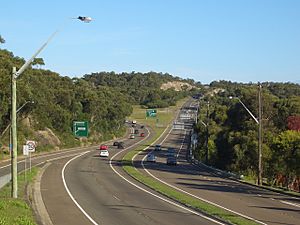 Archivo:Waterfall F6 Southern Freeway