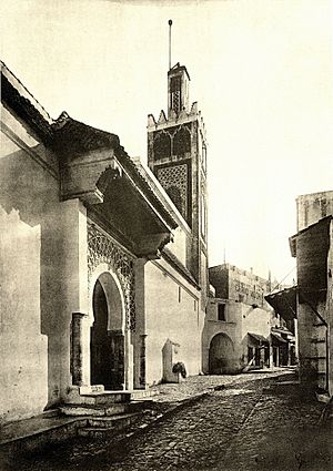 Archivo:023 Tanger - Moschee auf der Hauptstraße