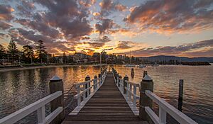 Archivo:2015-06-28 Wollongong Foreshore Park 15