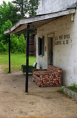 Abandoned post office in Alberta, Alabama.jpg