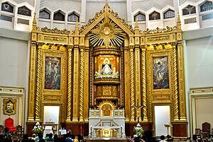 Archivo:Antipolo Cathedral Altar
