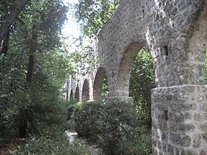 Archivo:Aquedukt, Arboretum Trsteno, Croatia