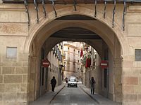 Archivo:Arco del Ayuntamiento