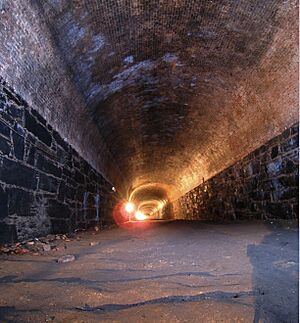 Archivo:Atlantic Ave Tunnel