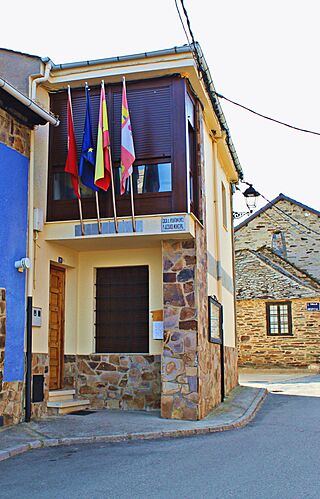 Ayuntamiento de Lucillo.jpg