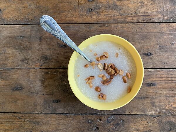 BOWL OF GARRI WITH GROUNDNUT