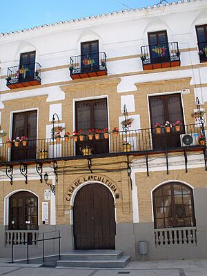 Archivo:Baza - Plaza Arco Magdalena, Casa de la Cultura
