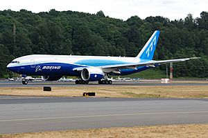 Archivo:Boeing 777 Freighter test flight
