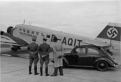 Archivo:Bundesarchiv Bild 146-1974-021-09, Flughafen München, Junkers Ju 52