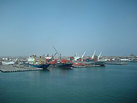 Archivo:Callao Hafen