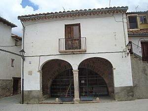 Archivo:Casa Consistorial y lonja de Ortells
