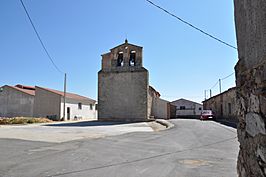 Espadaña  y  a la vez frontón de la iglesia parroquial de la Asunción
