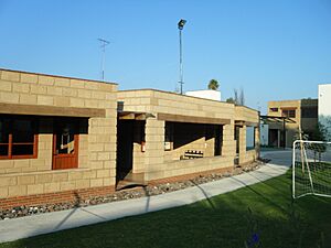 Archivo:Centro Educativo Xinachtli, Tequixquiac (2)