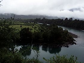 Curva del río Rosselot.JPG