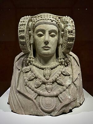 Archivo:Dama de Elche, La Alcudia (Ilici)