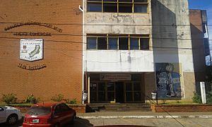 Archivo:Escuela Normal Superior Nº 10 del Barrio de Rocamora, de la ciudad de Posadas