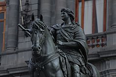 Archivo:Escultura Ecuestre de Carlos IV tras restauración 2017 - 1